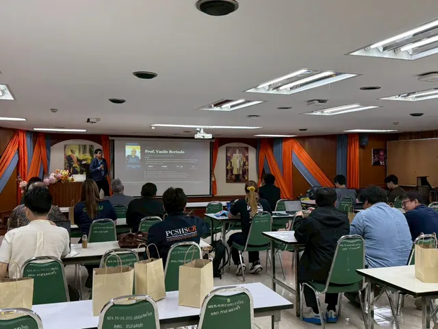 Photo 3: Special Talk: High-Quality Research for International Publication at CRRU