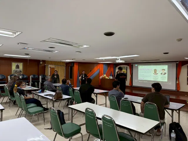 Photo 4: Special Talk: High-Quality Research for International Publication at CRRU