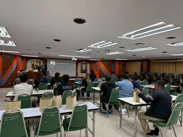 Photo 5: Special Talk: High-Quality Research for International Publication at CRRU