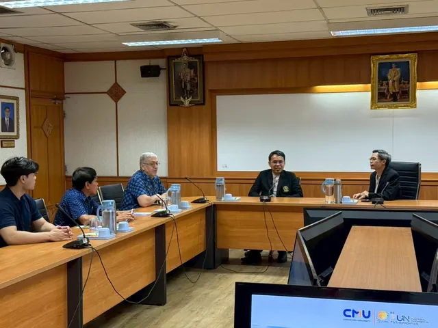 Photo 4: Prof. Dr. Vasile Berinde Meets the Dean of the Faculty of Science
