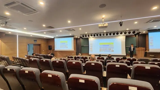 ภาพ 2: การร่วมอบรม Variational Analysis & Optimization 2025 และ IWAM 2025