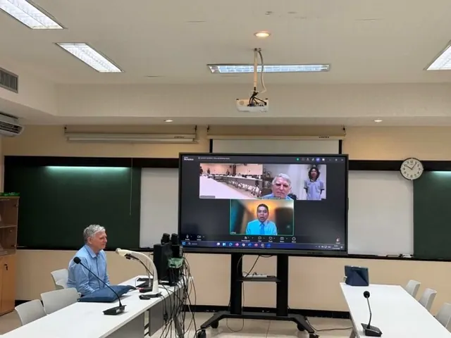 Photo 2: Special Lecture by Prof. Dr. André A. Keller on Advanced Analysis and Optimization