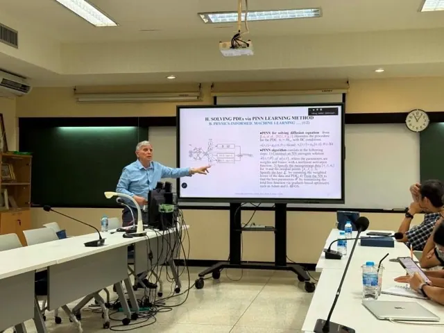 Photo 3: Special Lecture by Prof. Dr. André A. Keller on Advanced Analysis and Optimization
