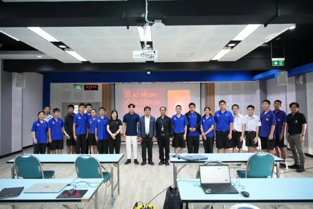 Photo 4: Workshop: AI for Mathematics and Computer Projects, Mahidol Wittayanusorn School