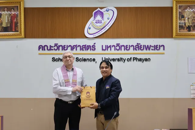 Photo 2: Special Talk: Enhancing Math & Science Capabilities in the AI Era at UP