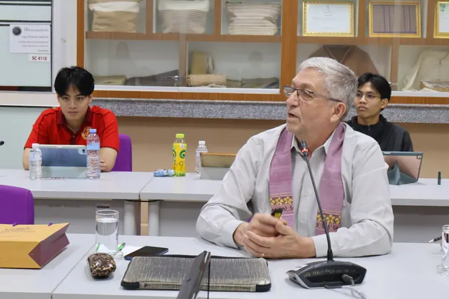 Photo 7: Special Talk: Enhancing Math & Science Capabilities in the AI Era at UP